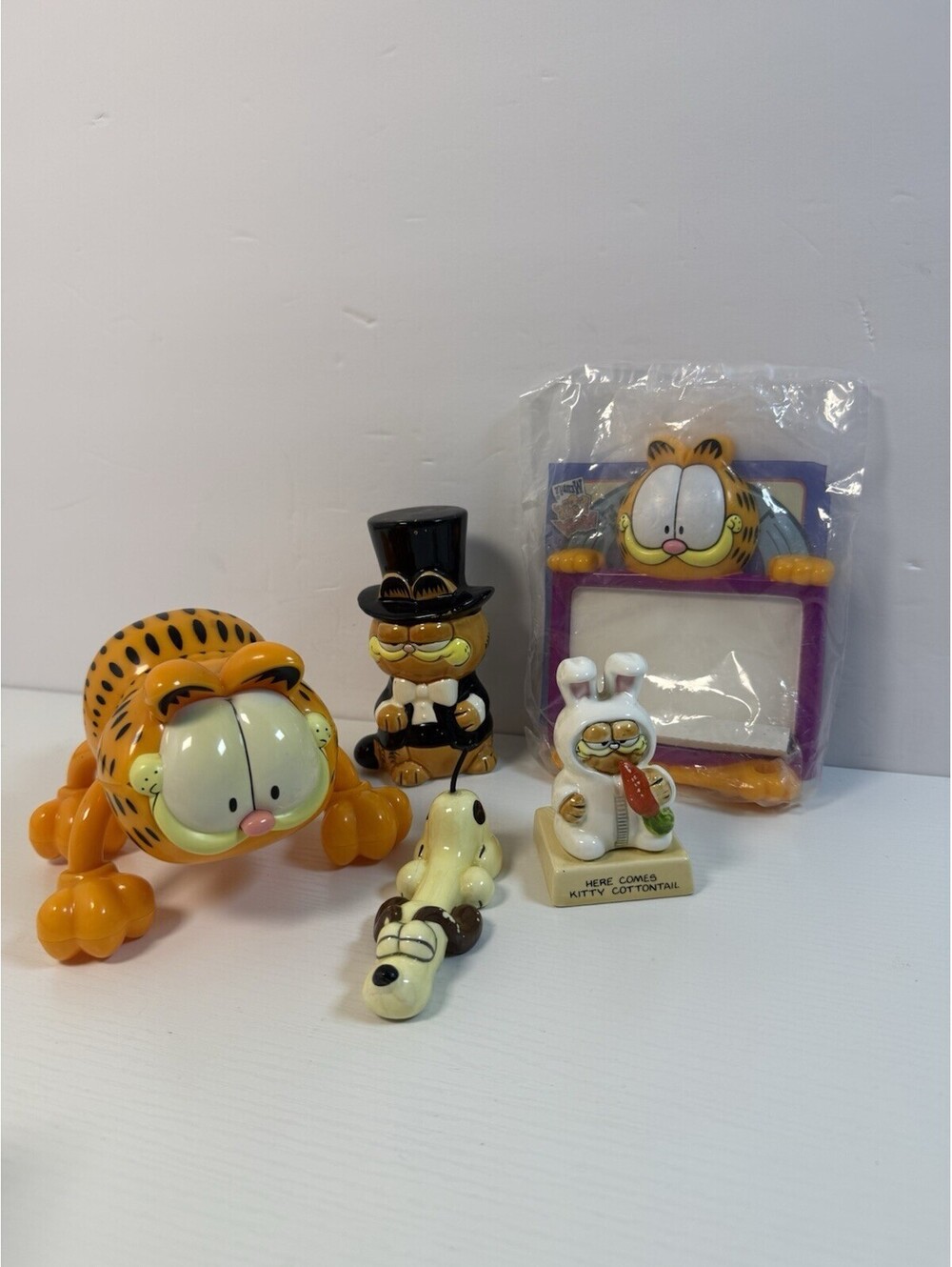 Vintage Ceramic Garfield Odie Lot Enesco 1980s Figurines, Massager, Wendy’s